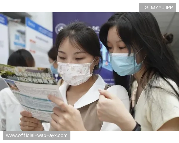 成都西南大学教师招聘考生奔跑入场，网友关注，西南大学招聘教师信息网