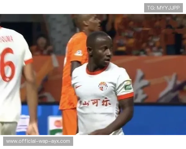 青岛海牛亚森演练五后卫防反，扣7分压力下死守每一个关键积分